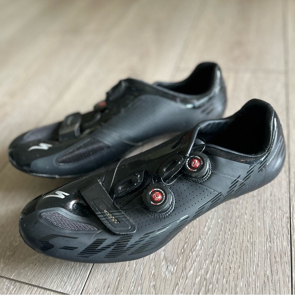 Specialized S-Works Biking Shoes Size 45 w. Blue Cleats Attached